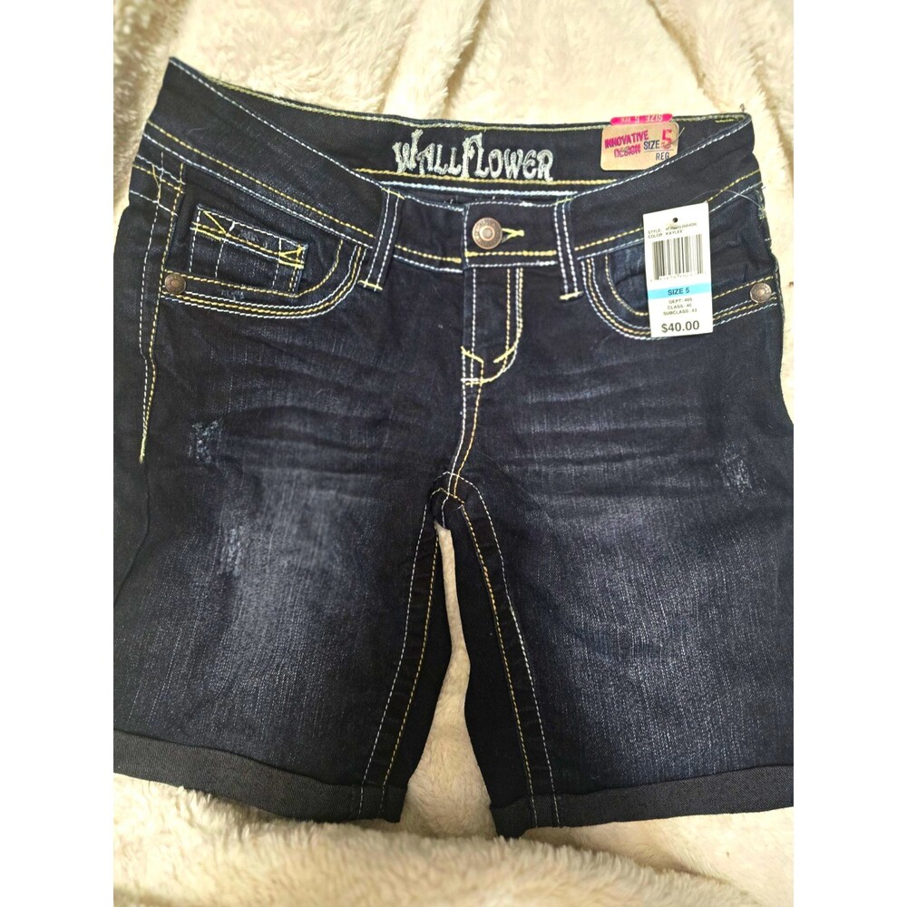 WallFlower juinors Dark Wash Blue Denim Shorts Size 5 Regular Fit Pockets Button
